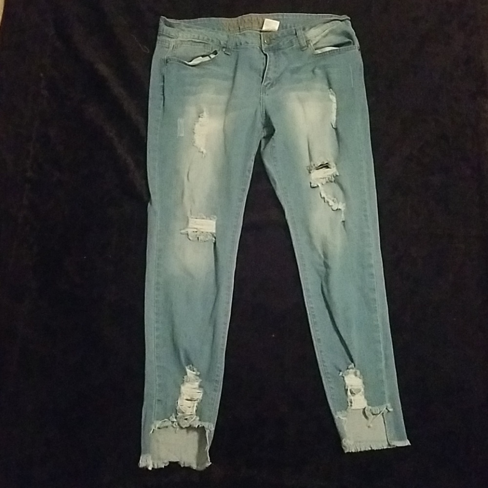 Juniors plus size distressed jeans